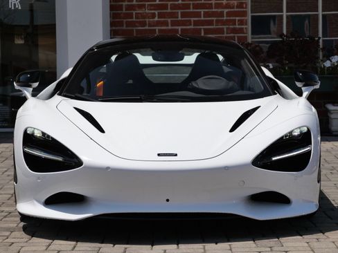 Used 2024 McLaren 750S RWD image 2
