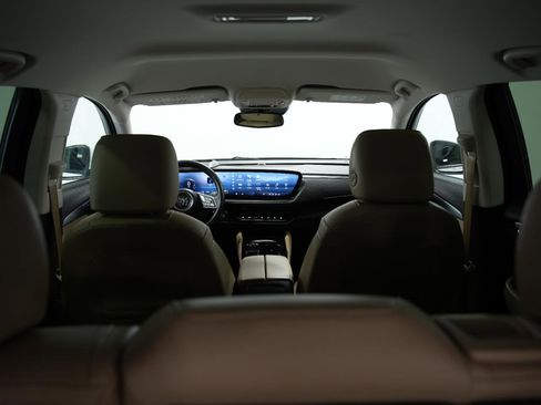 Used 2024 Buick Envision Preferred AWD/4WD image 17