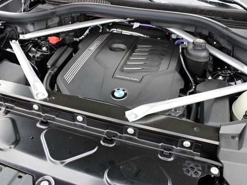Used 2023 BMW X5 xDrive40i w/ Premium Package AWD/4WD image 28