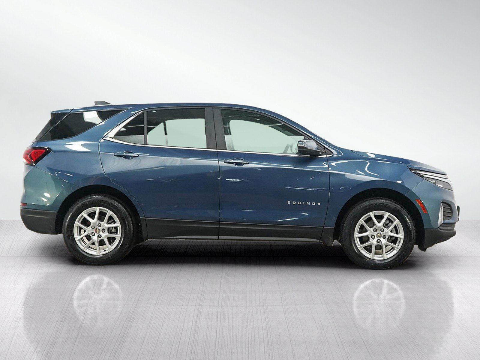 Used 2024 Chevrolet Equinox LT AWD/4WD image 6