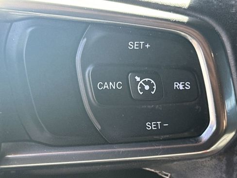 Used 2018 Jeep Wrangler Unlimited Sahara image 26