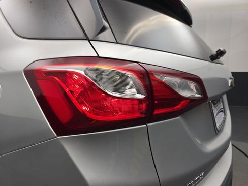 Used 2019 Chevrolet Equinox LT FWD image 18