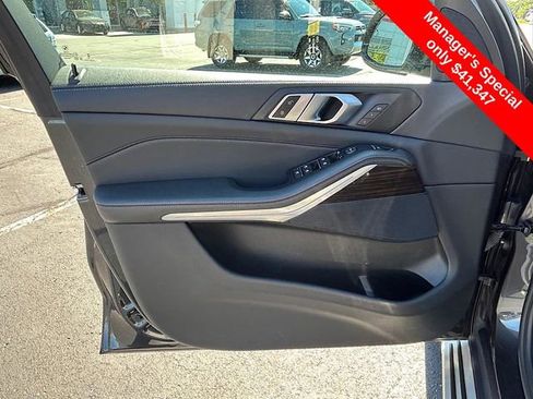 Used 2023 BMW X5 xDrive40i AWD/4WD image 14