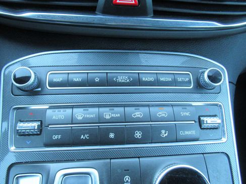 Used 2023 Hyundai Santa Fe SEL image 35