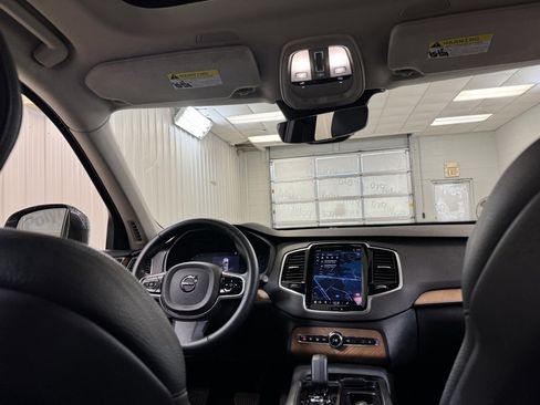 Used 2024 Volvo XC90 B5 Plus image 24