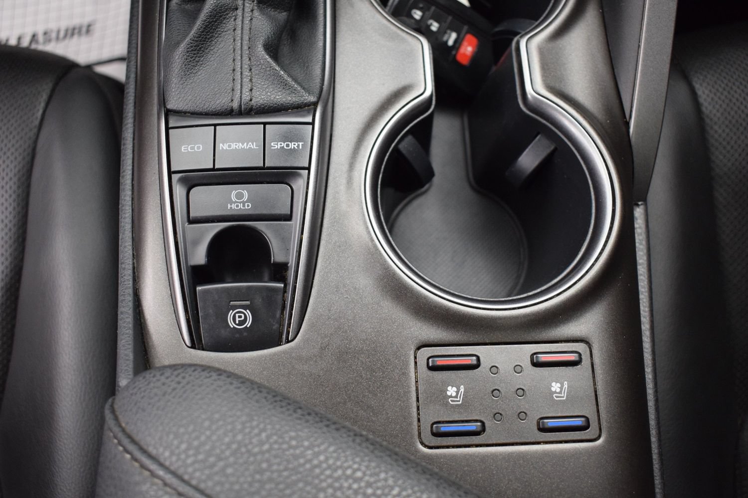 Used 2022 Toyota Camry XSE w/ Navigation Package FWD image 16
