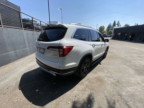 Used 2021 Honda Pilot Touring image 6