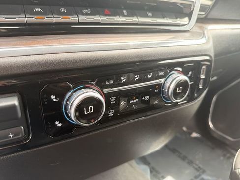 Certified 2025 GMC Sierra 1500 SLT AWD/4WD image 30