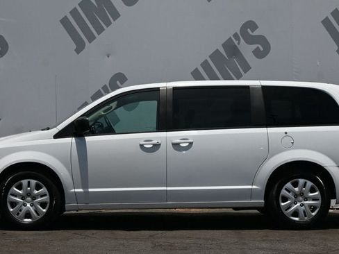 Used 2018 Dodge Grand Caravan SE w/ UConnect Hands-Free Group FWD image 8