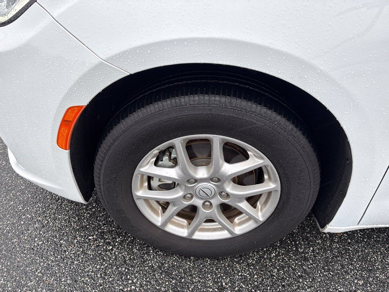 Used 2025 Chrysler Pacifica Select FWD image 13