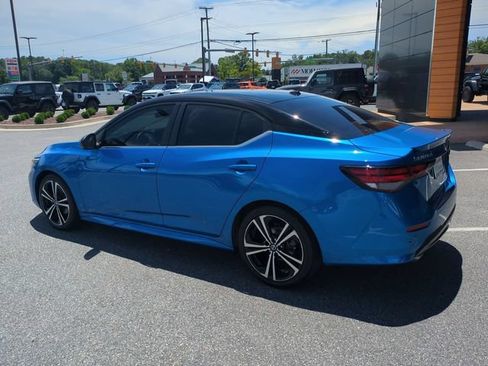 Used 2023 Nissan Sentra SR w/ SR Premium Package FWD image 6