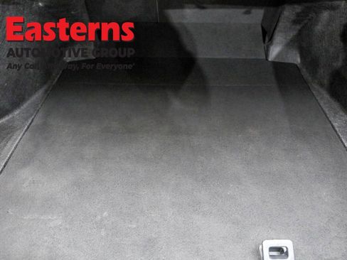 Used 2023 Toyota Camry SE image 9