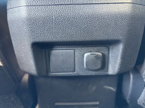 Used 2025 Toyota Tacoma SR5 image 8