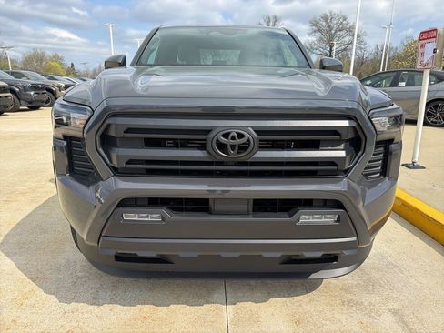 Used 2024 Toyota Tacoma SR5 AWD/4WD image 2