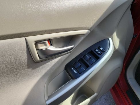 Used 2012 Toyota Prius Two FWD image 10