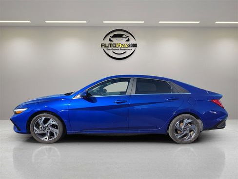 Used 2024 Hyundai Elantra SEL w/ Convenience Package image 4