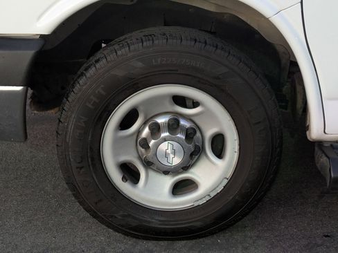 Used 2017 Chevrolet Express 3500 LT w/ LT Preferred Equipment Group image 20