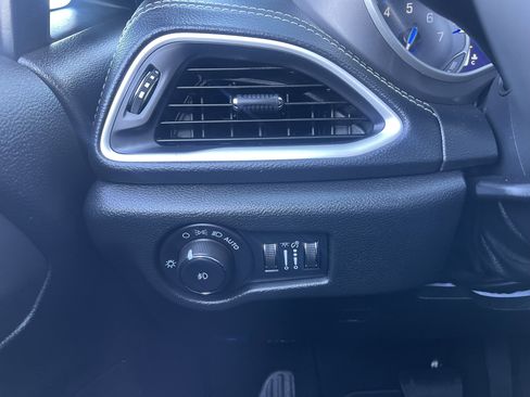 New 2026 Chrysler Pacifica Select image 36