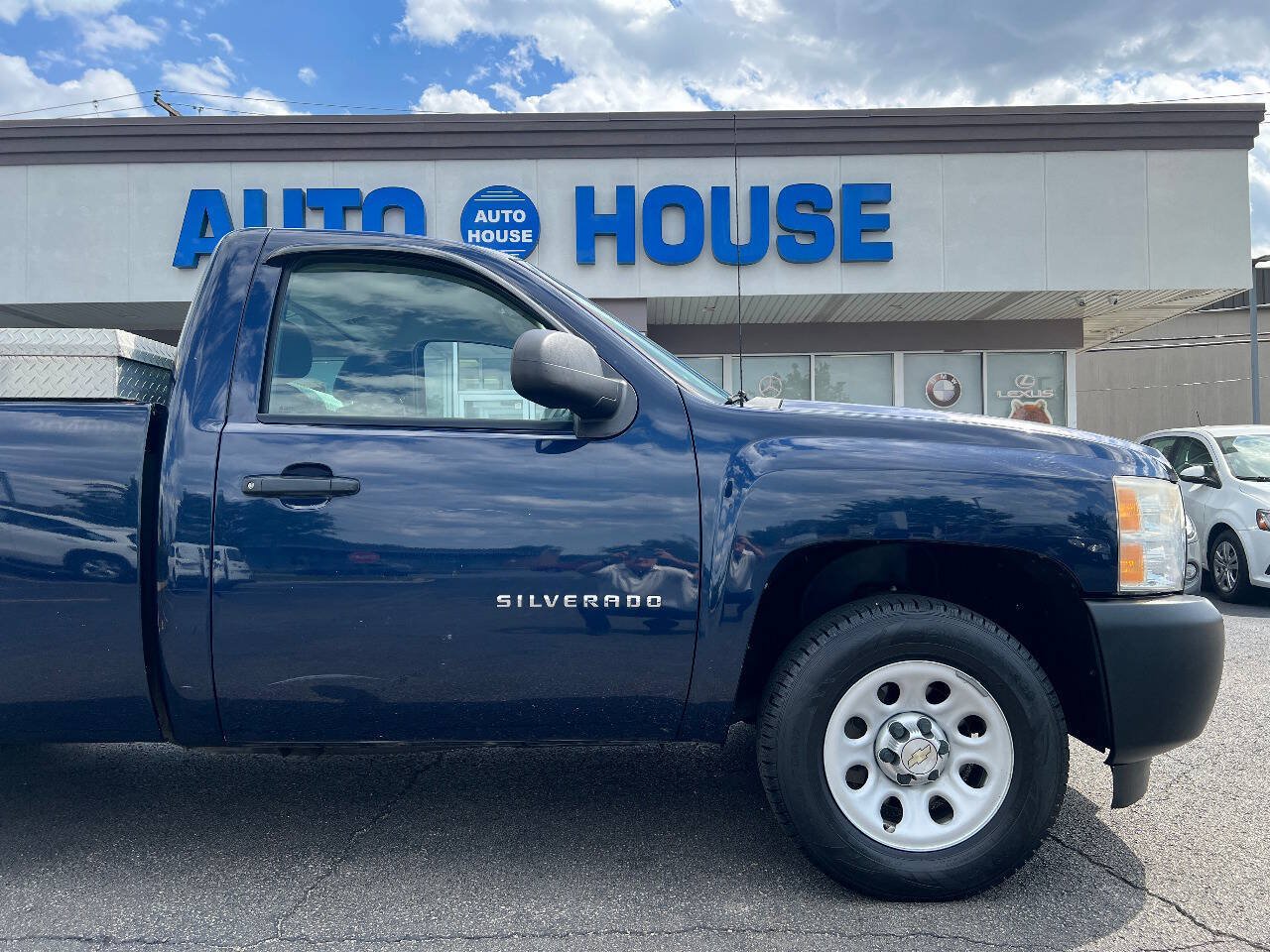 Used 2011 Chevrolet Silverado 1500 W/T RWD image 32