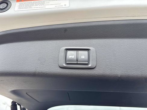 Used 2025 Mitsubishi Outlander SE AWD/4WD image 24