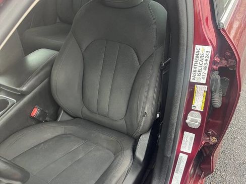 Used 2016 Chrysler 200 Limited w/ Convenience Group FWD image 10