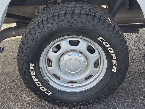 Used 2022 Ford F150 XL w/ Equipment Group 101A High AWD/4WD image 8