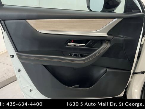 Certified 2025 MAZDA CX-70 Plug-In Hybrid w/ Premium Pkg image 14