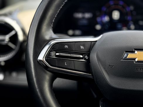 Used 2025 Chevrolet Equinox LT w/ Convenience Package II FWD image 16