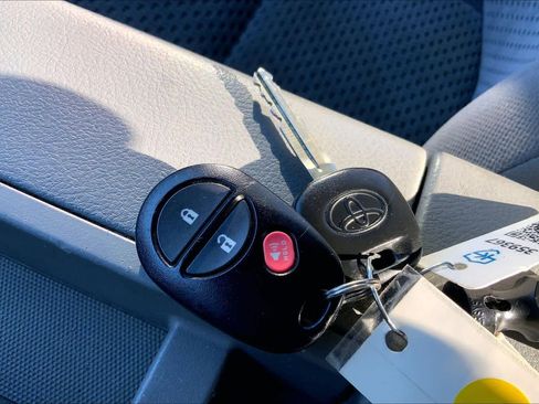 Used 2013 Toyota Tundra Double Cab 5.7L FFV V8 6-Spd A image 14