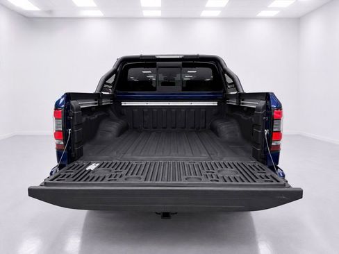 Used 2022 Nissan Frontier SV AWD/4WD image 11