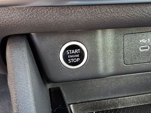 Used 2022 Nissan Rogue SV AWD/4WD image 25