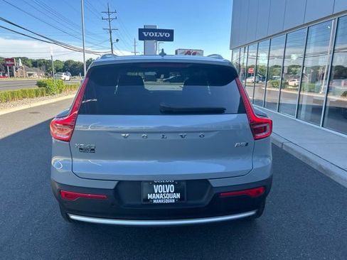 Certified 2025 Volvo XC40 B5 Plus AWD/4WD image 4