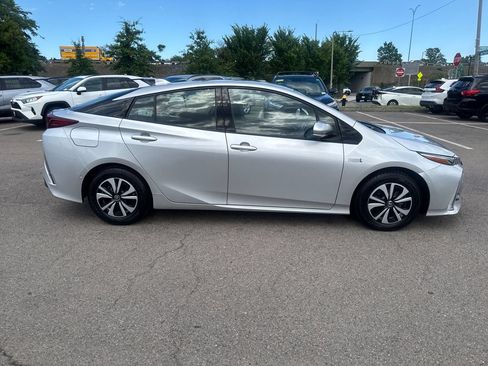 Used 2019 Toyota Prius Prime Advanced FWD image 9