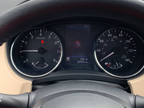 Used 2020 Nissan Rogue SL w/ Premium Package FWD image 5