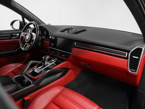 Certified 2021 Porsche Cayenne GTS AWD/4WD image 24