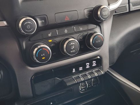 Used 2019 RAM 1500 Big Horn RWD image 20