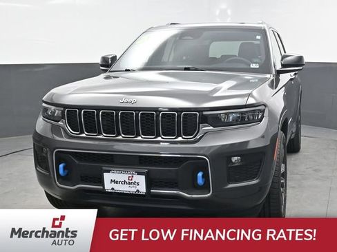 Used 2023 Jeep Grand Cherokee Overland AWD/4WD image 2