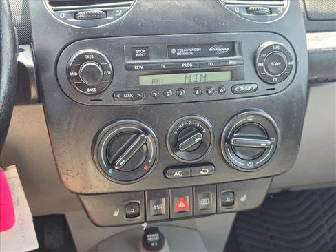 Used 2002 Volkswagen Beetle GLX FWD image 27