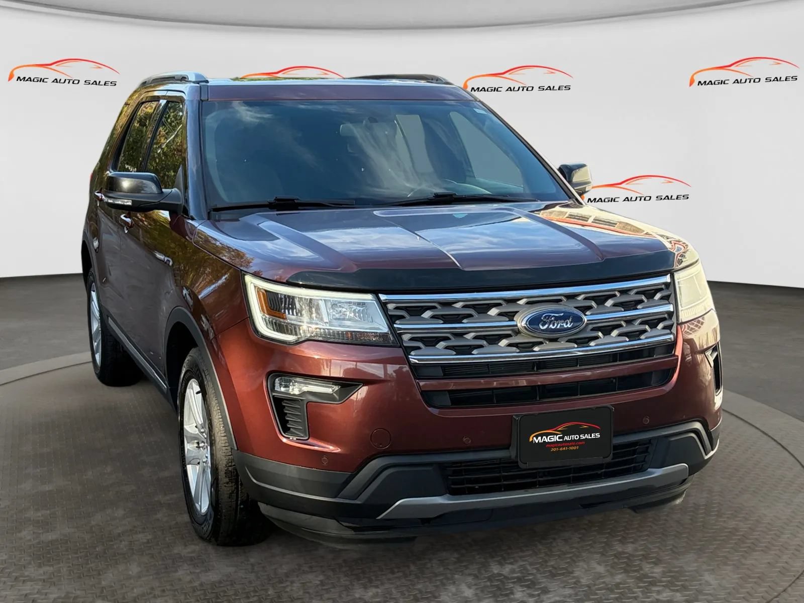 Used 2018 Ford Explorer XLT w/ Equipment Group 201A AWD/4WD image 5