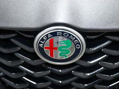 Used 2024 Alfa Romeo Giulia Ti AWD/4WD image 85