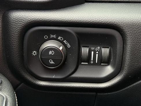 Used 2024 RAM 2500 Laramie w/ Safety Group AWD/4WD image 21