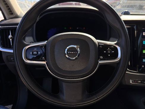 Used 2022 Volvo S90 B6 Inscription w/ Advanced Package image 20