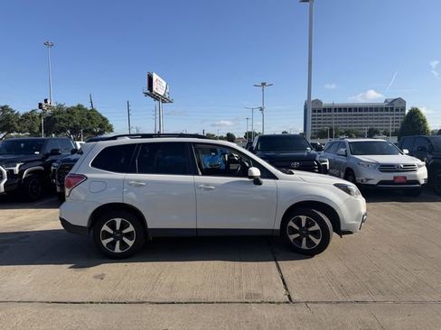 Used 2018 Subaru Forester 2.5i Limited AWD/4WD image 4