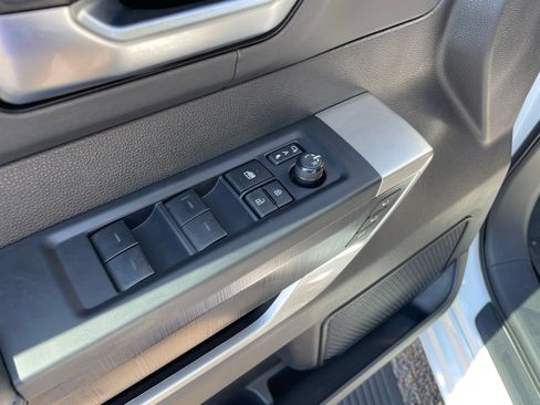 Used 2024 Toyota Tundra Platinum AWD/4WD image 19