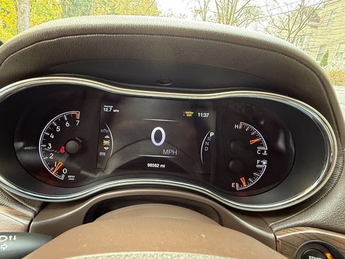 Used 2016 Jeep Grand Cherokee Overland w/ Advanced Technology Group image 22