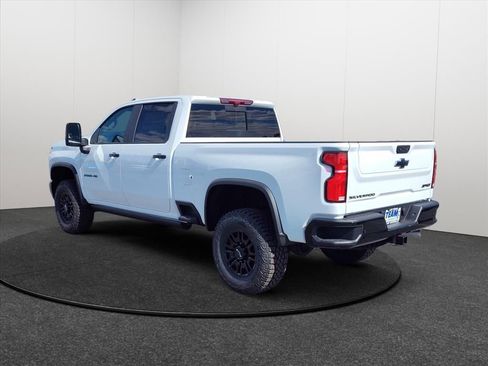 New 2026 Chevrolet Silverado 2500 ZR2 AWD/4WD image 4