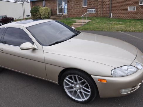 Used 1995 Lexus SC 300 Coupe image 10
