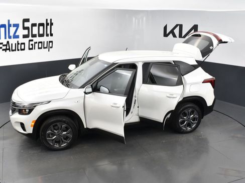 Certified 2025 Kia Seltos LX image 30