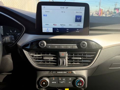 Used 2022 Ford Escape SE image 23