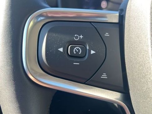 New 2025 Volvo XC40 B5 Core w/ Climate Package AWD/4WD image 16